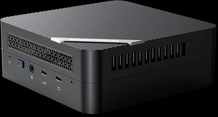 MINISFORUM UM560 XT