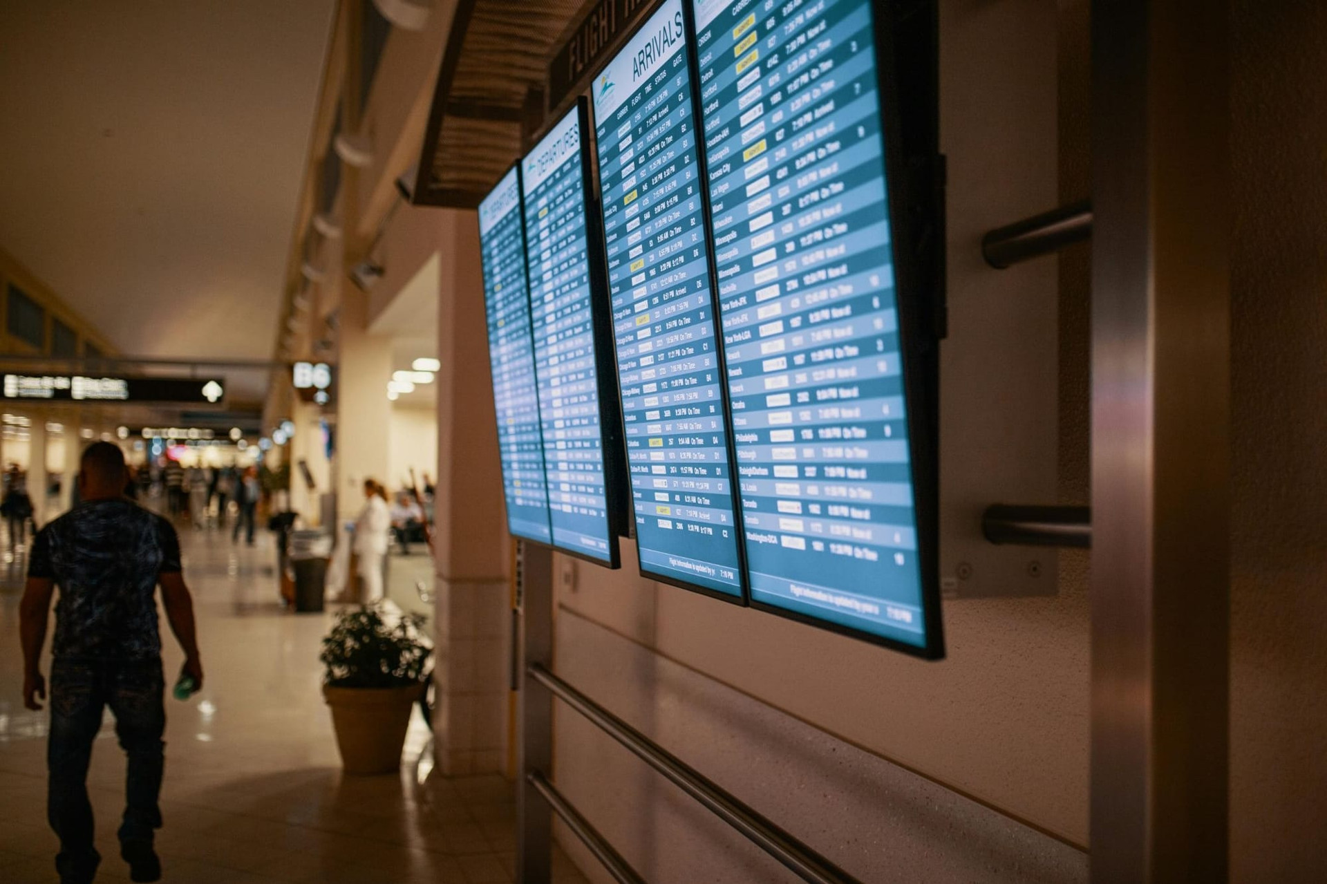 5 Best Digital Signage Screens in 2026