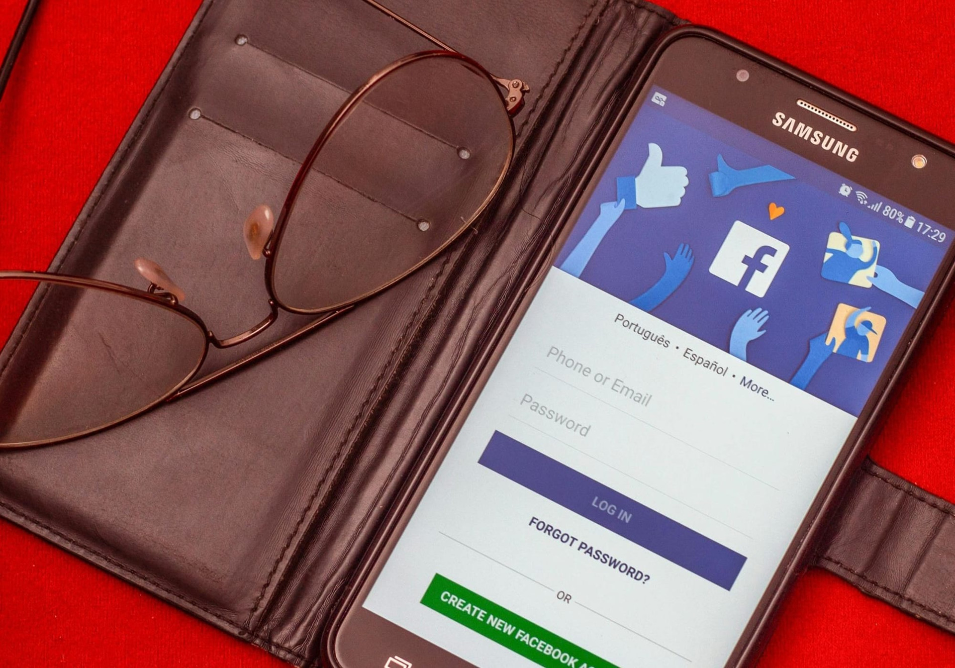 Why Your Screens Should Be as Easy to Manage as Your Socials