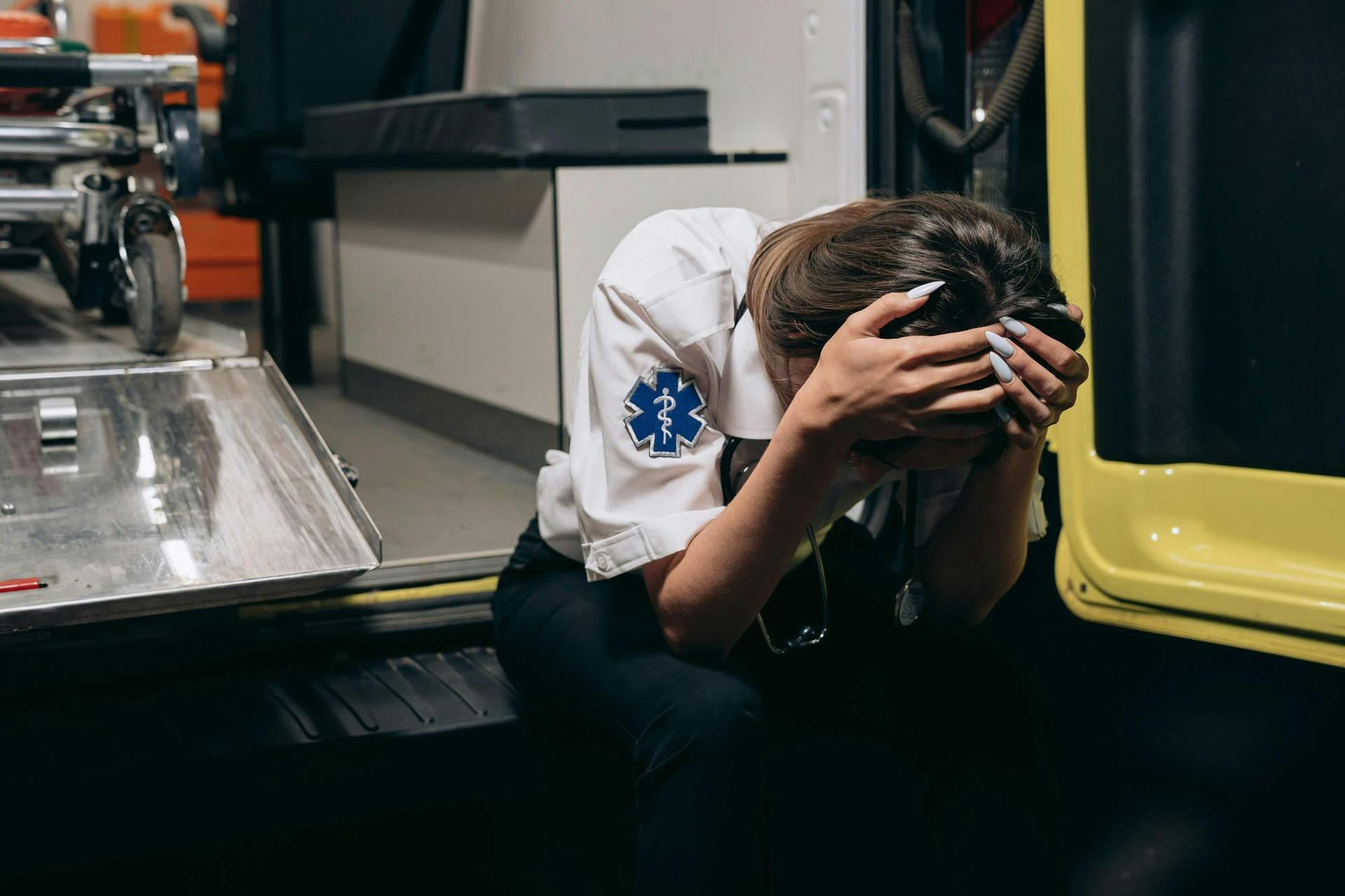 Addressing the Mental Health Needs of Deskless Employees: 10 Frontline Mental Health Tips